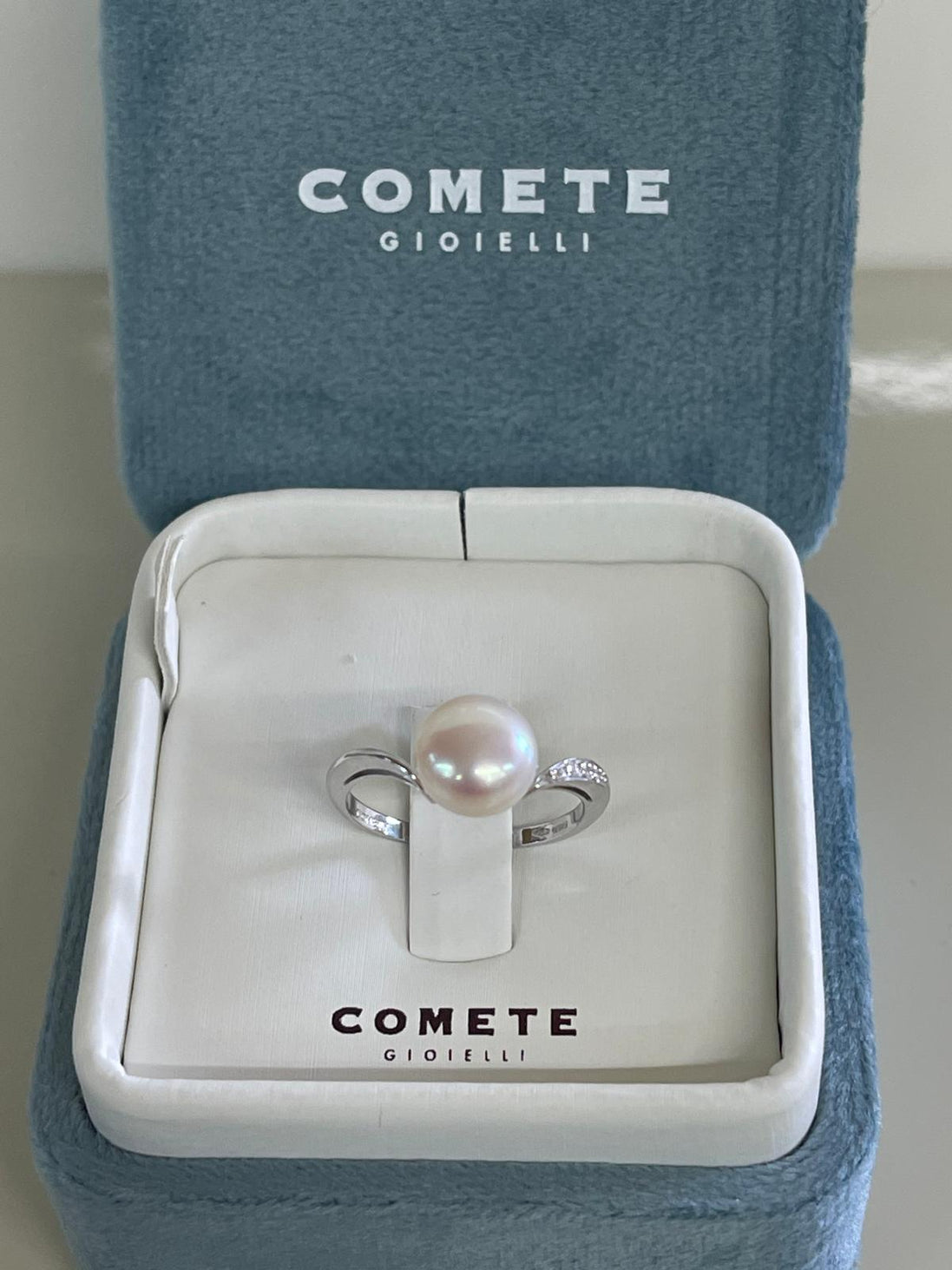 Anello in oro con perle